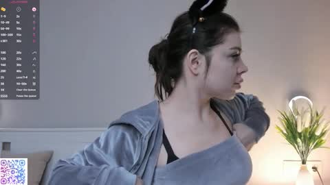 Doloras online show from December 15, 6:17 am