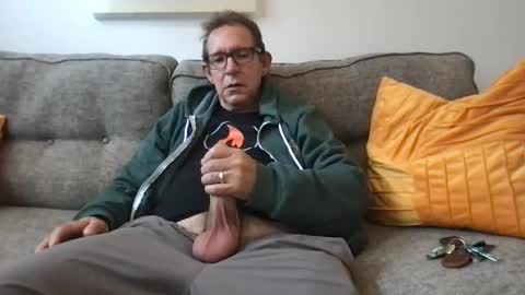 Snapshot of flirtofcharleston chatting on December 16, 7:32 pm Flickrbrite online show from December 16, 7:32 pm