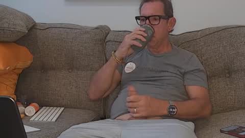 Snapshot of flirtofcharleston chatting on October 3, 3:42 pm Flickrbrite online show from October 3, 3:42 pm