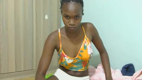 Snapshot of flirty_paw chatting on May 16, 2:38 pm Parineetii online show from May 16, 2:38 pm