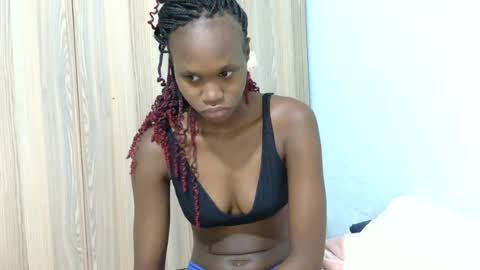 Snapshot of flirty_paw chatting on June 28, 1:17 pm Parineetii online show from June 28, 1:17 pm