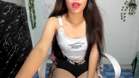 flirty_rhia online show from April 12, 2:00 pm