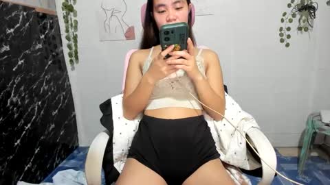 flirty_rhia online show from April 21, 12:01 am