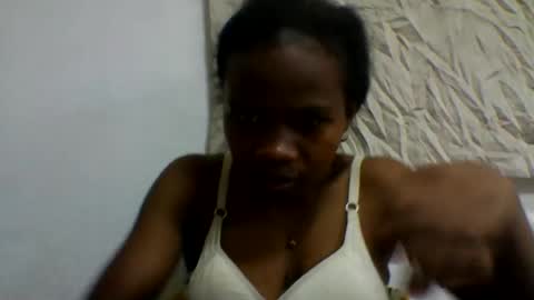 Snapshot of flora48230522373 chatting on July 18, 11:36 am flora48230522373 online show from July 18, 11:36 am