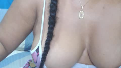 Snapshot of flora886505 chatting on November 28, 11:57 am flora886505 online show from November 28, 11:57 am