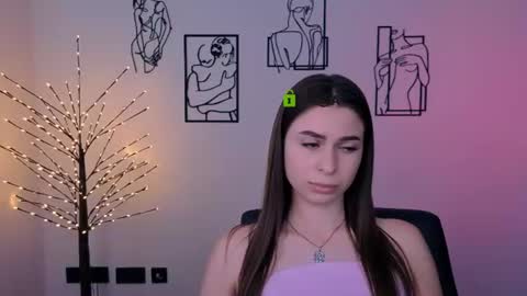 Snapshot of flora_ri chatting on July 28, 9:26 am just ask me online show from July 28, 9:26 am
