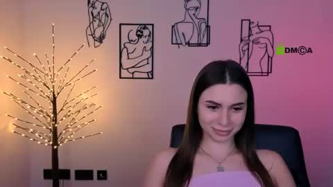 Snapshot of flora_ri chatting on July 28, 4:39 pm just ask me online show from July 28, 4:39 pm
