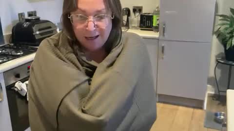 Snapshot of flossyishot chatting on October 17, 6:32 pm flossyishot online show from October 17, 6:32 pm