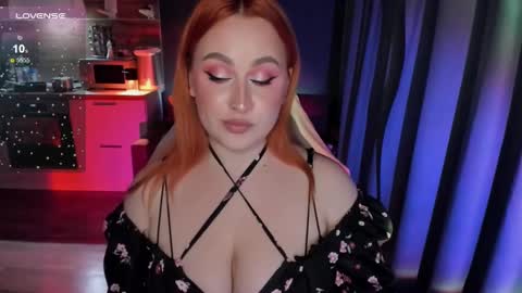 Snapshot of flower_camellia chatting on February 4, 10:45 pm Camelia online show from February 4, 10:45 pm