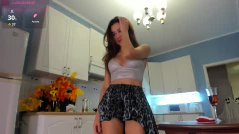 Snapshot of flower_nicole chatting on October 30, 9:26 pm Nicole online show from October 30, 9:26 pm