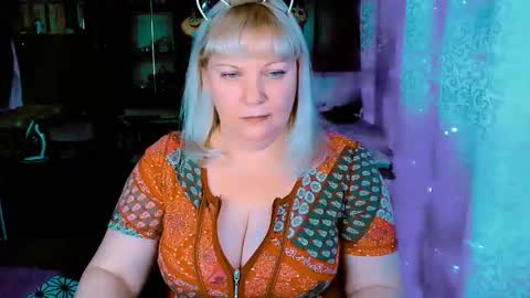 FlowerAhButterf online show from December 14, 12:49 am