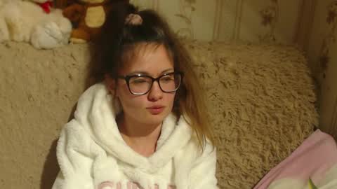 say meow and send tip  online show from December 15, 9:42 pm