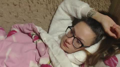 say meow and send tip  online show from December 21, 12:20 am