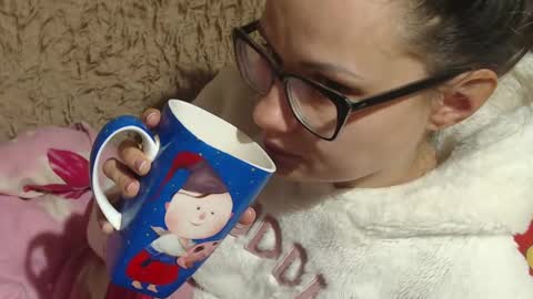 say meow and send tip  online show from December 27, 10:16 pm