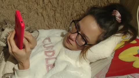 say meow and send tip  online show from January 16, 6:27 pm