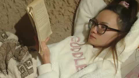 say meow and send tip  online show from January 19, 6:32 pm