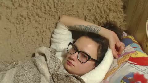 say meow and send tip  online show from February 1, 11:48 pm