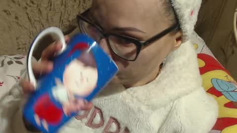 say meow and send tip  online show from February 9, 10:11 pm