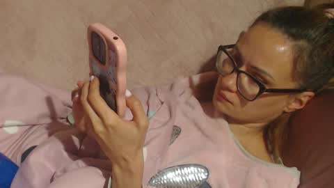 say meow and send tip  online show from October 14, 5:03 pm