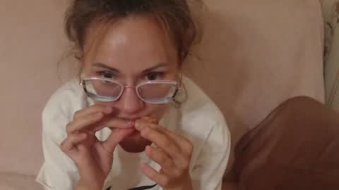 say meow and send tip  online show from July 20, 4:20 pm