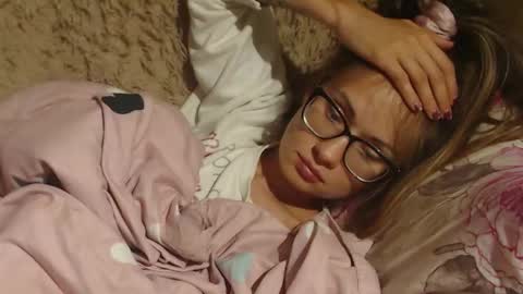 say meow and send tip  online show from September 14, 4:06 pm