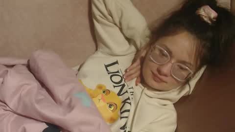 say meow and send tip  online show from March 18, 10:46 pm