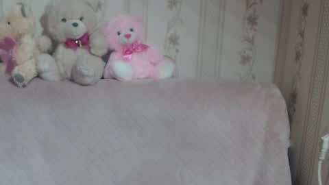 say meow and send tip  online show from April 2, 10:24 am