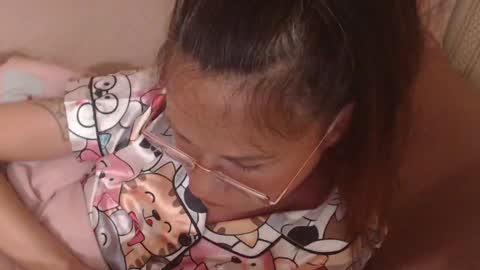 Snapshot of flowercandydoll13 chatting on May 8, 8:14 pm say meow and send tip online show from May 8, 8:14 pm