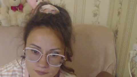 Snapshot of flowercandydoll13 chatting on June 1, 12:18 pm say meow and send tip online show from June 1, 12:18 pm