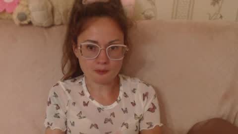 Snapshot of flowercandydoll13 chatting on June 5, 5:40 pm say meow and send tip online show from June 5, 5:40 pm