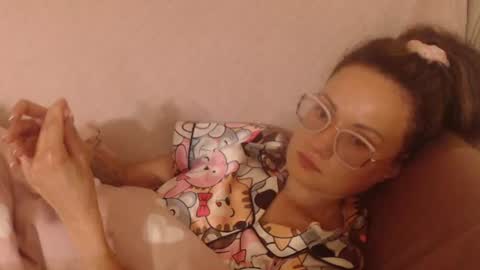 Snapshot of flowercandydoll13 chatting on June 8, 9:04 pm say meow and send tip online show from June 8, 9:04 pm