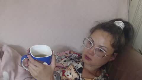 Snapshot of flowercandydoll13 chatting on June 16, 8:44 pm say meow and send tip online show from June 16, 8:44 pm