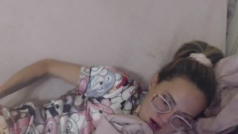 Snapshot of flowercandydoll13 chatting on July 28, 10:32 am say meow and send tip online show from July 28, 10:32 am