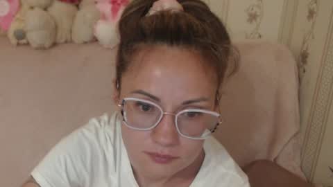 say meow  and  send tip  online show from June 23, 8:18 pm