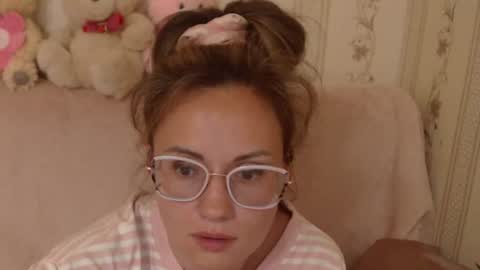 say meow  and  send tip  online show from June 28, 3:07 pm
