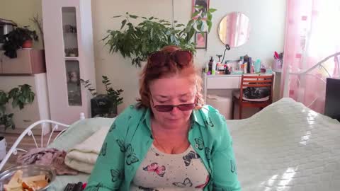 Flowerlower online show from October 1, 11:05 am