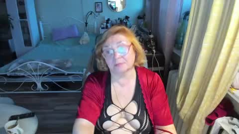 Snapshot of flowerlover8 chatting on May 12, 6:27 pm Flowerlower online show from May 12, 6:27 pm