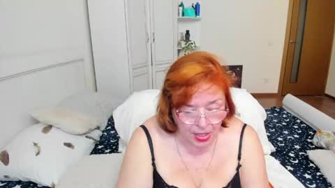 Snapshot of flowerlover8 chatting on May 17, 5:20 pm Flowerlower online show from May 17, 5:20 pm