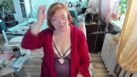 Snapshot of flowerlover8 chatting on May 26, 3:57 am Flowerlower online show from May 26, 3:57 am
