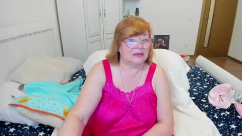 Snapshot of flowerlover8 chatting on June 8, 1:50 am Flowerlower online show from June 8, 1:50 am