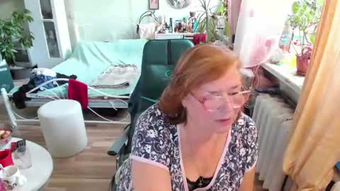 Flowerlower online show from August 1, 3:11 pm