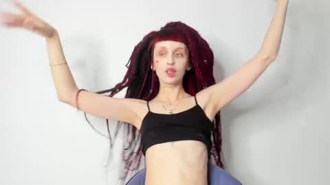 Snapshot of flowerofsin2001 chatting on February 27, 1:28 pm Flower online show from February 27, 1:28 pm