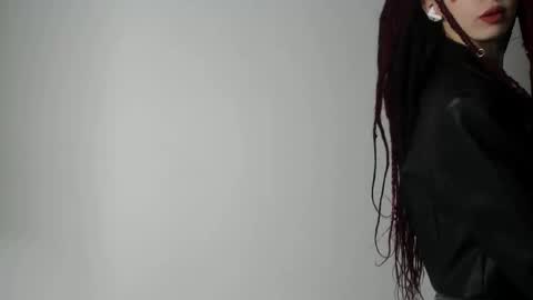 Snapshot of flowerofsin2001 chatting on February 28, 3:59 pm Flower online show from February 28, 3:59 pm