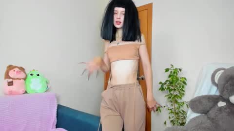 Snapshot of flowerofsin2001 chatting on September 15, 2:17 pm Flower online show from September 15, 2:17 pm