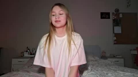 Snapshot of flowflirtx chatting on May 13, 2:03 pm flowflirtx online show from May 13, 2:03 pm