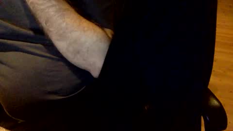 Snapshot of flowmover chatting on January 21, 1:00 pm flowmover online show from January 21, 1:00 pm