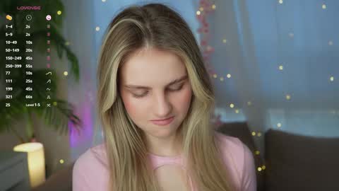 Adeline online show from December 4, 9:18 am