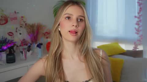 Adeline online show from March 12, 8:41 am