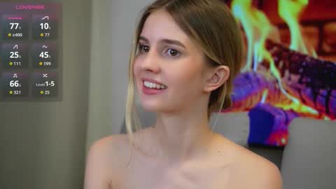 Adeline online show from December 4, 6:16 pm