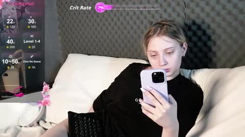 Snapshot of fluffy_cloude chatting on May 6, 6:41 am fluffy_cloude online show from May 6, 6:41 am